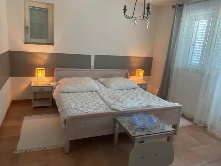 غرفة النوم 2