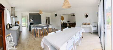Quimiac a stone's throw from the beaches, 6 bedrooms