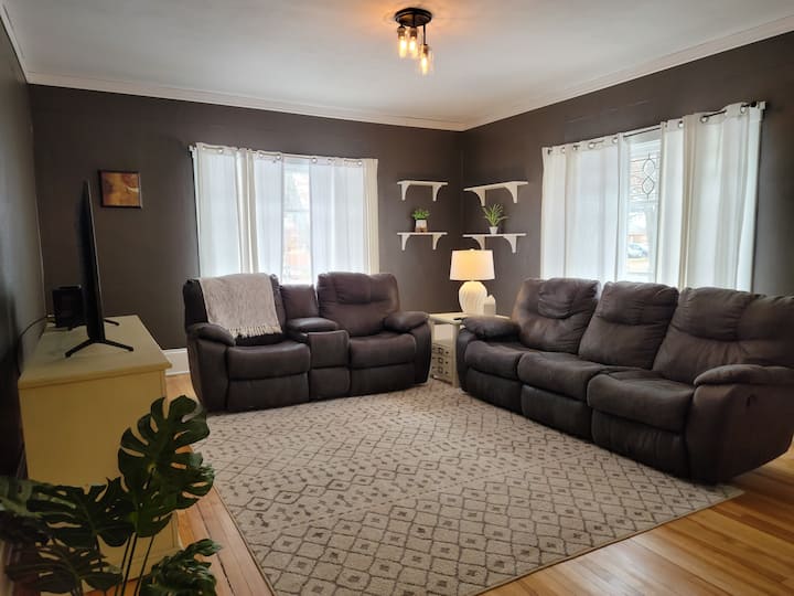 Charming 2 Bedroom Home Next To Mayo - Eau Claire, WI