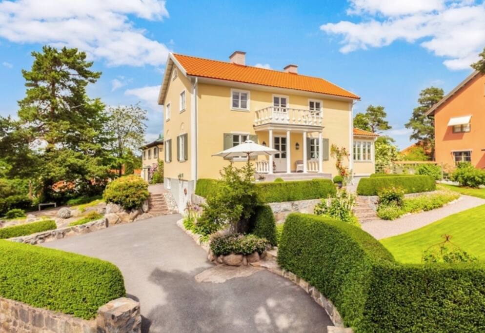 The house and the private car parking