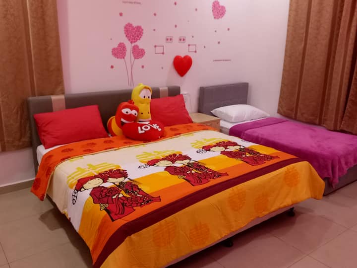 [Ларва] Основна спалня с прилежаща баня