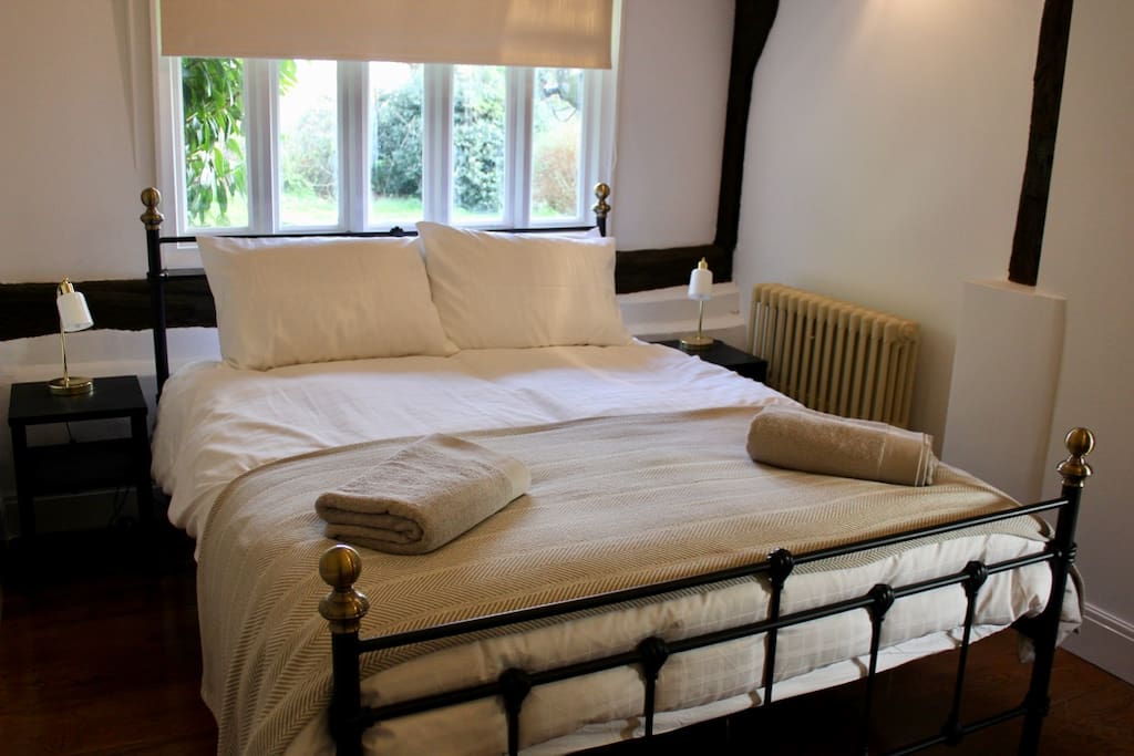 downstairs bedroom off lounge