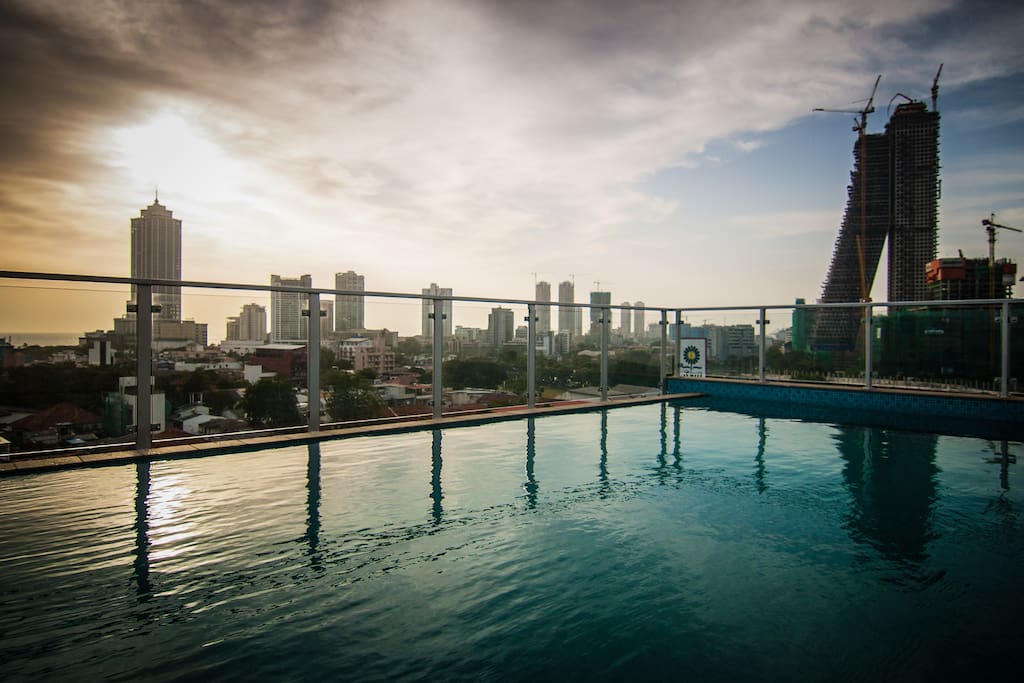 Roof top pool