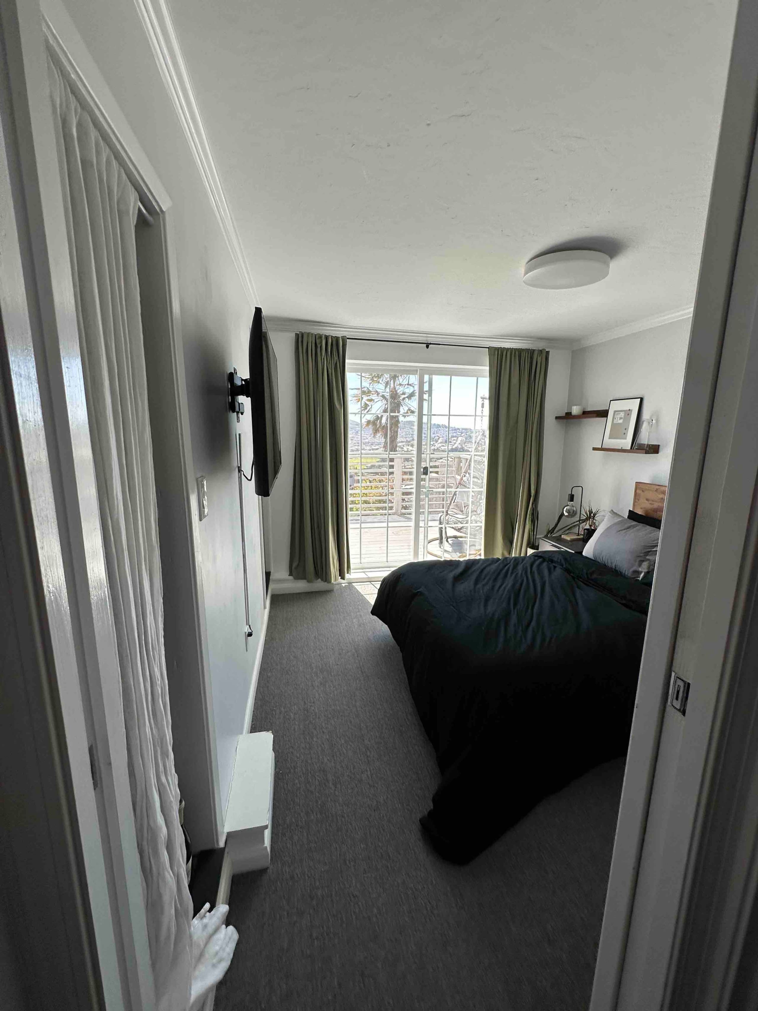 Home in San Francisco · ★4.9 · 2 bedrooms · 2 beds · 1 bath - Image 4
