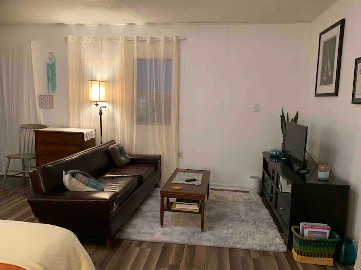 Mills River Prana.  Studio Apartment. - Mountain Home, NC