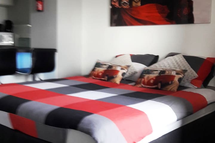 Studio 2/4p Ostend Beach at 50meters/ Bruges 20min