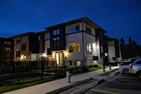 Huan 's place  natural light 450.sft Entire suit