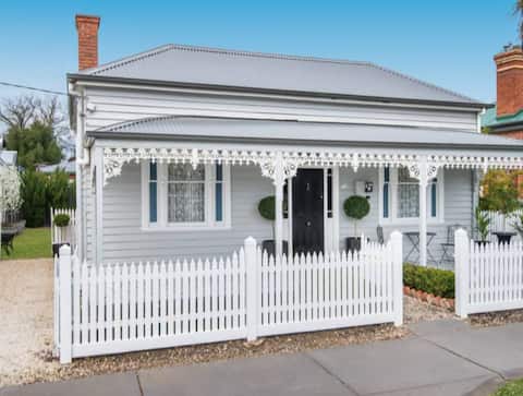 Hargreaves Cottage - close to CBD