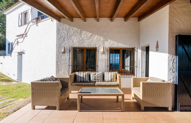 House great views , walking distance to the beach gallery image 5