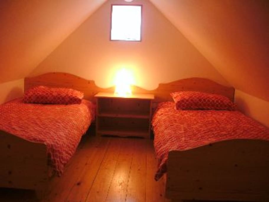 Loft twin bedroom