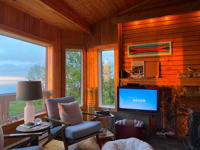 Oceanfront Oasis gallery image 2