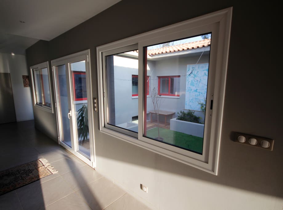 Couloir qui distribue les chambre