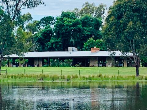 The Homestead @ Glenwood  - Lake Views.