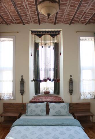 Stunning 5 Bedroom Sunlit Apartment Galata gallery image 4