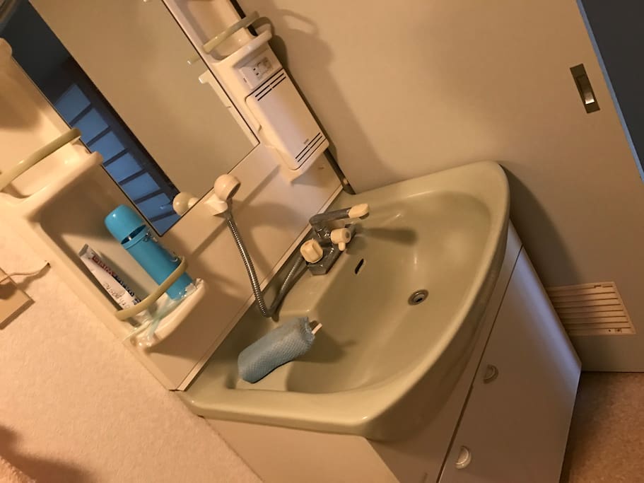 Useful washstand