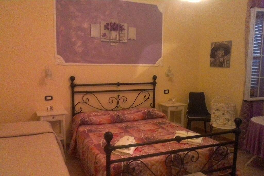 CAMERA 2 ROMANTICA