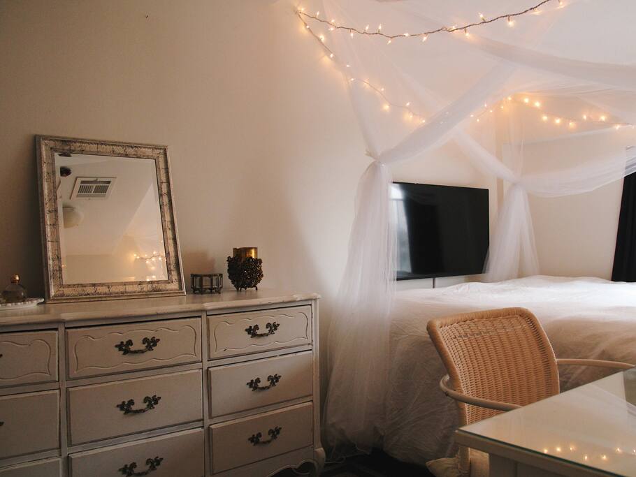 Bedroom 1: Cloud room (please disregard the TV as it will be removed!)