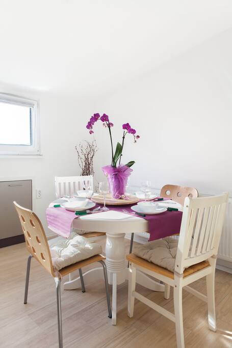 dining area, great view