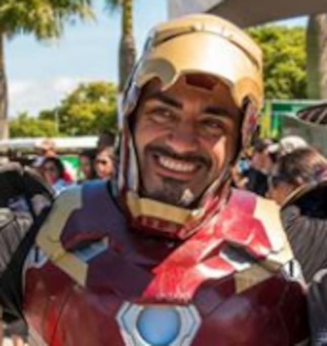 Faço um trabalho voluntariado com meu grupo @superheroisdaalegria. Pode vir junto se quiser conhecer as crianças nos hospitais.