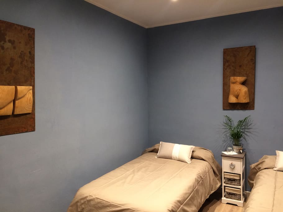 Detall habitació, molt tranquil·la.