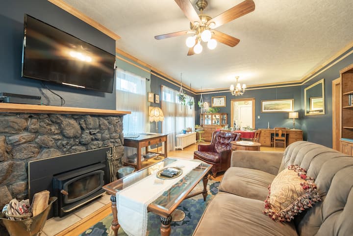 Romantic Bungalow @ Silver Garden Inn Str#26-0002 - Colorado Springs