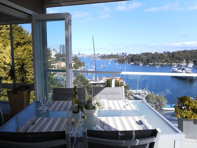 Great Harbour house for 6 – close to City.