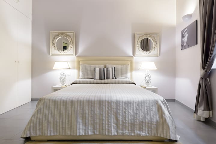 Live and love the best in Rome. Apartment Trevi – Spagna. gallery image 2