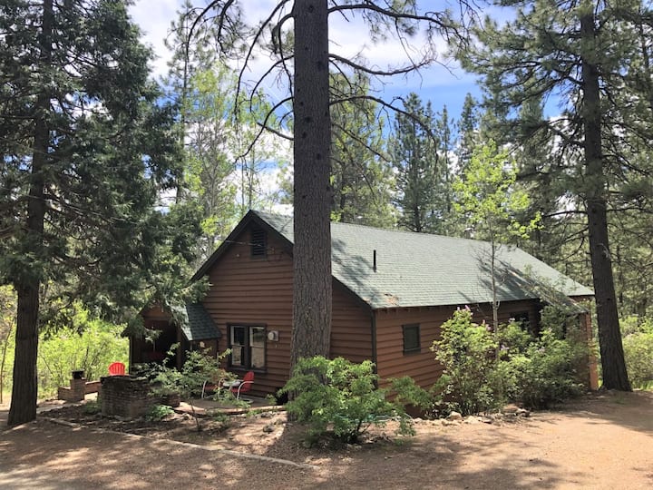 Peaceful Cabin on The Feather River Cabins for Rent in Blairsden