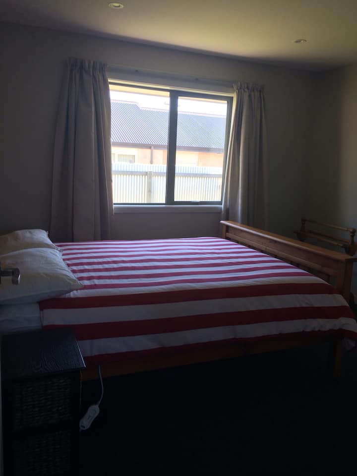 Стая с двойно легло queen size