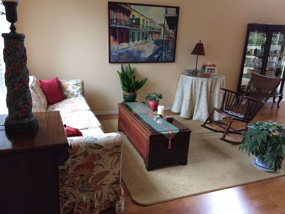 Nice sunny, sitting area for guests.