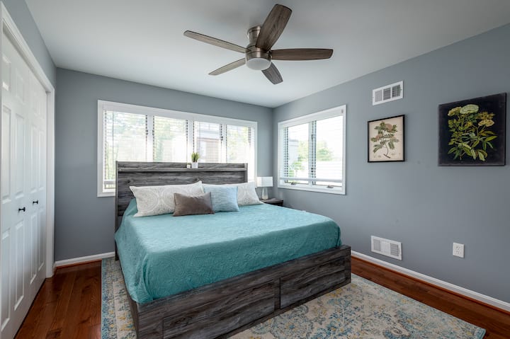 Საძინებელი 2 დიდი ზომის მეხსიერების საწოლით