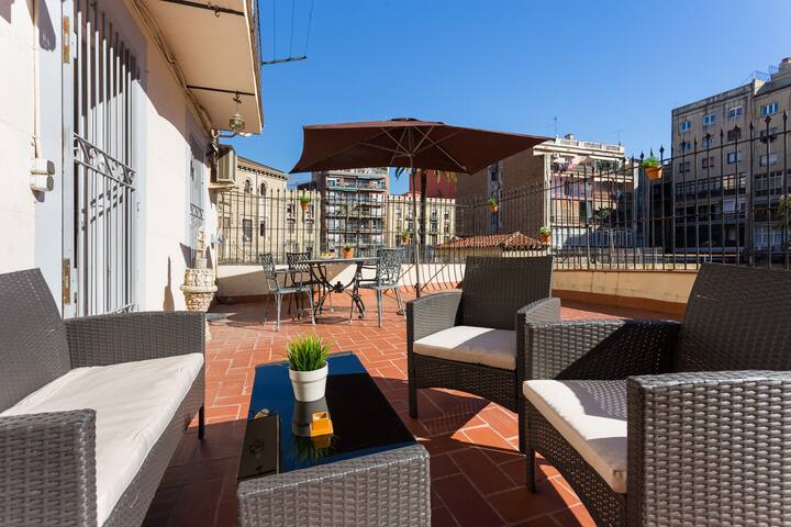 Charming Central Apt. Big Sunny Terrace! gallery image 2