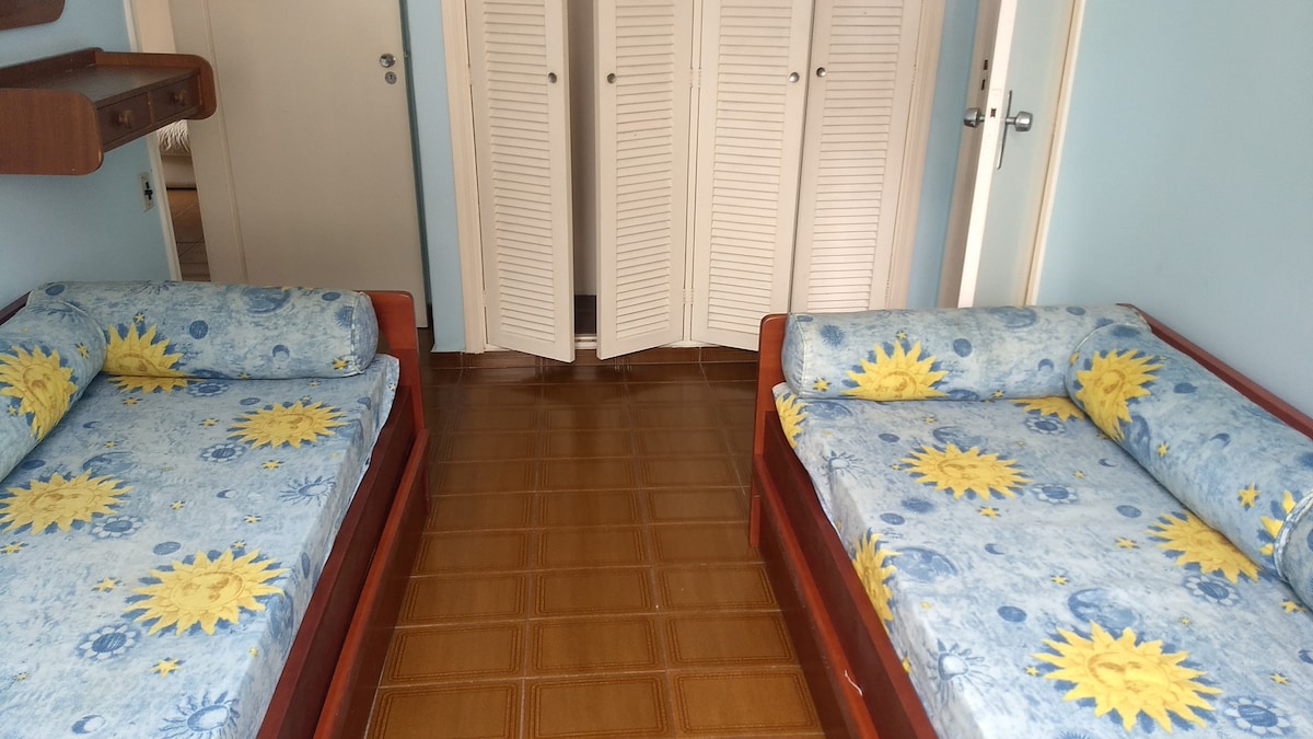 Стая с две легла