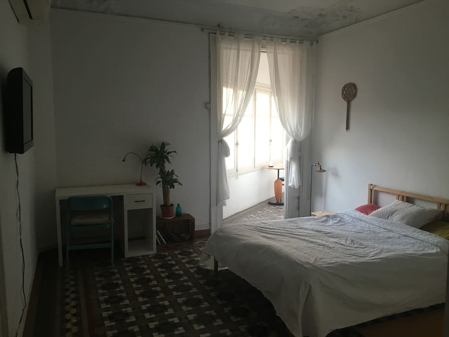 Habitación doble modernista!