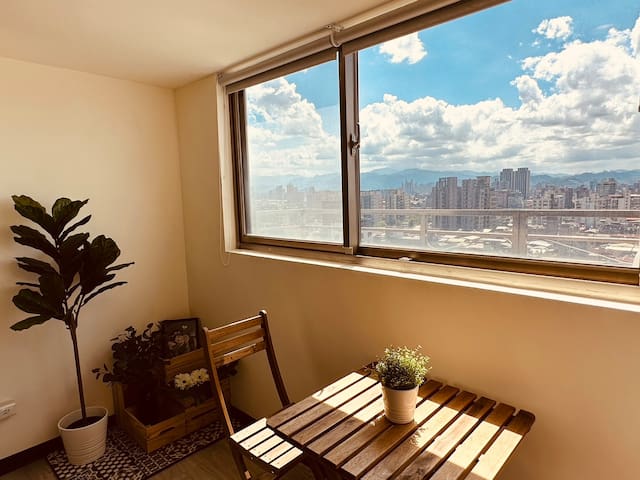 旅家雅舍11D＠2B2B/電梯/高樓層美景大樓 6~8人 古亭MRT5分鐘 師大永康商圈 gallery image 5