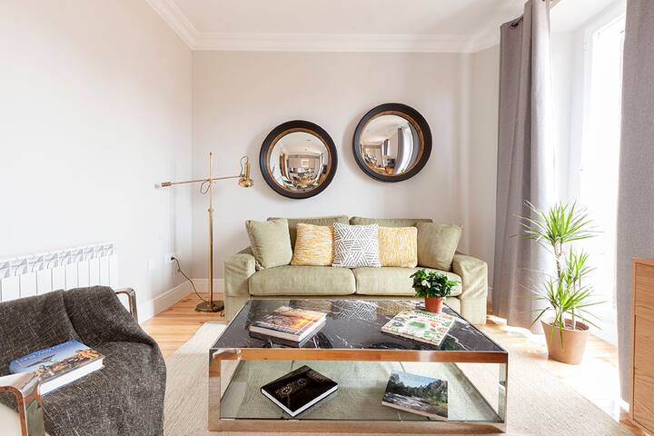 Exclusive apartment with 2 bdrs in Malasaña. 3B. gallery image 2