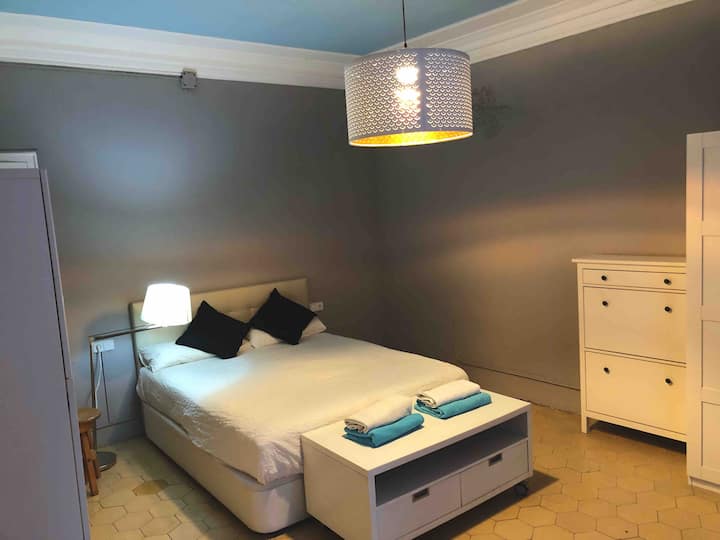 20 m2  private room  in amazing flat