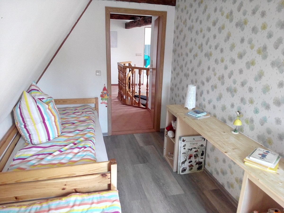 SPANIE 2, spálňa s 2 samostatnými lôžkami na mezaníne