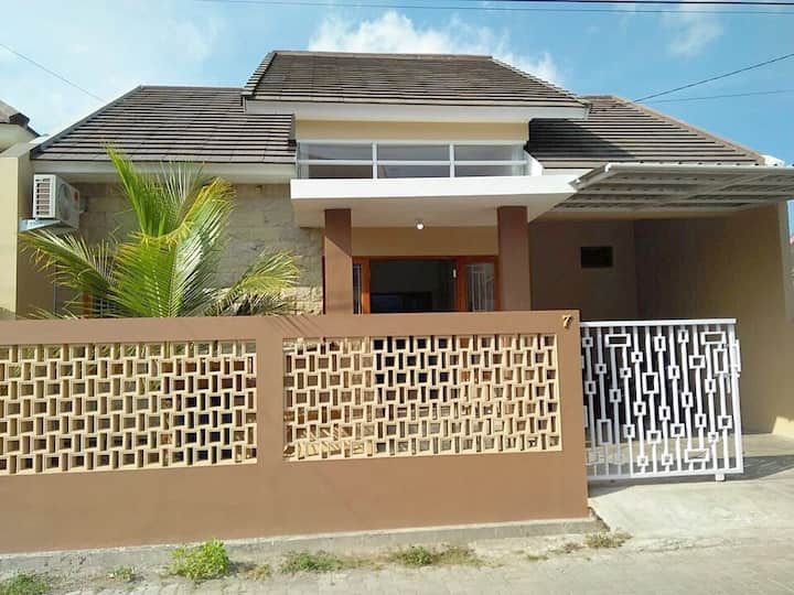 Rumah Mba Ayu 2, complete amenities Houses for Rent in Yogyakarta