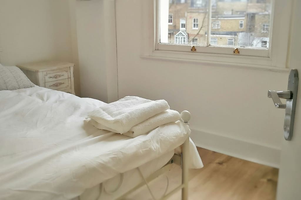 2nd Bedroom with Small Double