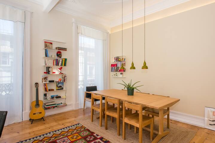 BEAUTIFUL APARTMENT NEAR BARRIO ALTO, with AC gallery image 4