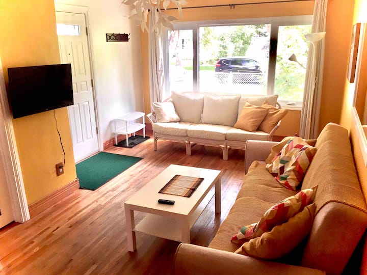 Centrally Located Main Floor Suite in St Boniface Apartments for Rent in Winnipeg, Manitoba Centrally Located Main Floor Suite in St Boniface Apartments for Rent in Winnipeg, Manitoba