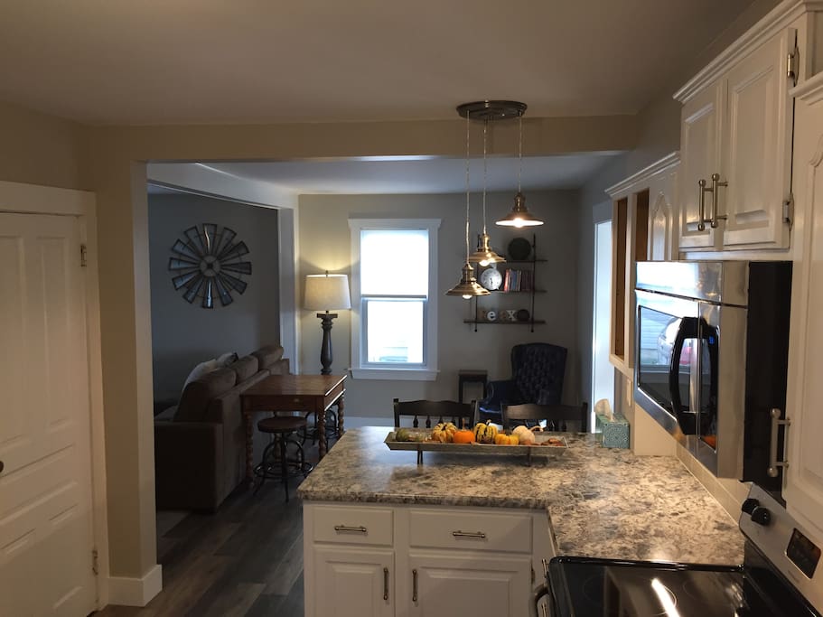 Kitchen Breakfast Nook and sitting area