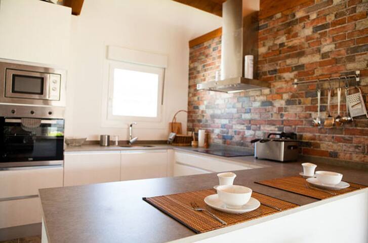 Casa rural entre el mar y la montaña gallery image 3