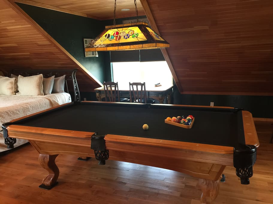 POOL TABLE