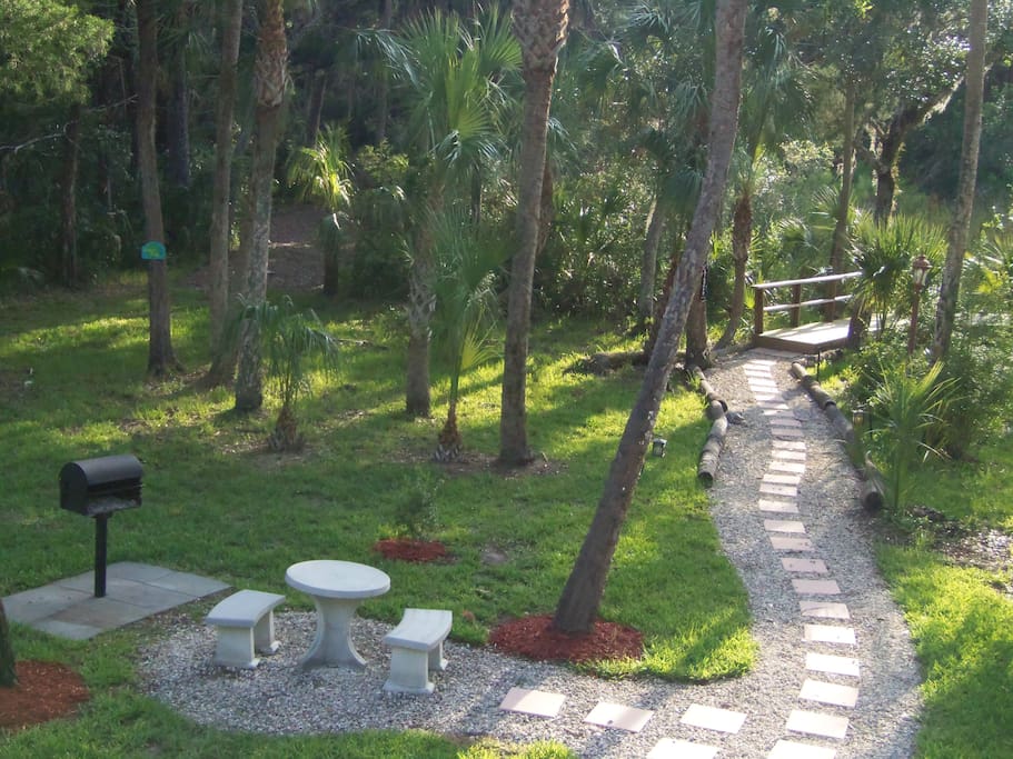 Yard / Walk to Dock