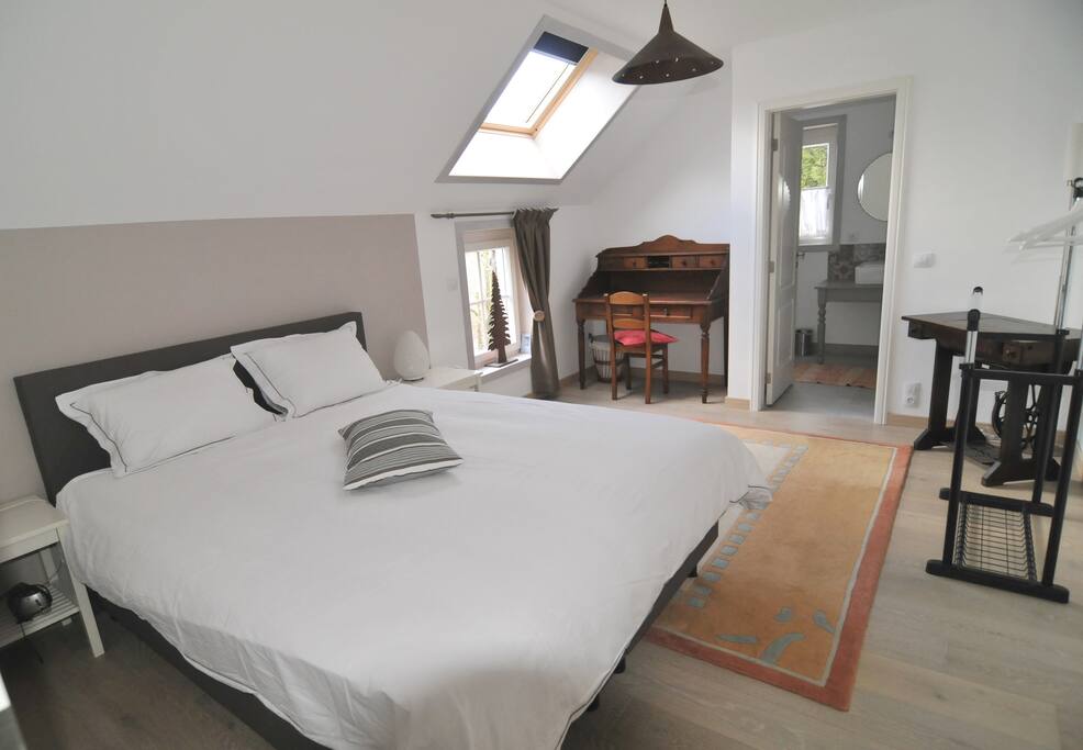 Chambre Nord - espace bureau