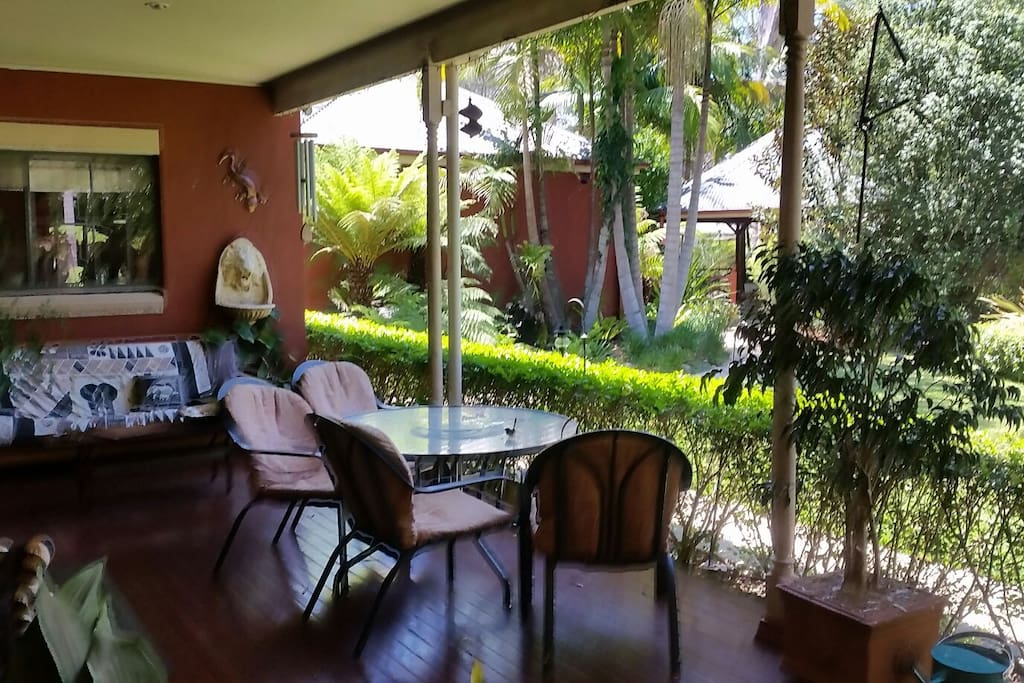 the breakfast area