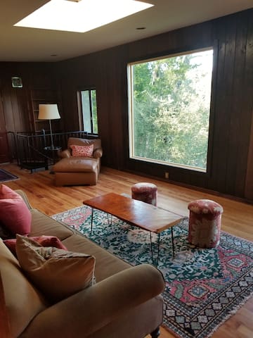 Lovely, All-inclusive, Private Home w Views