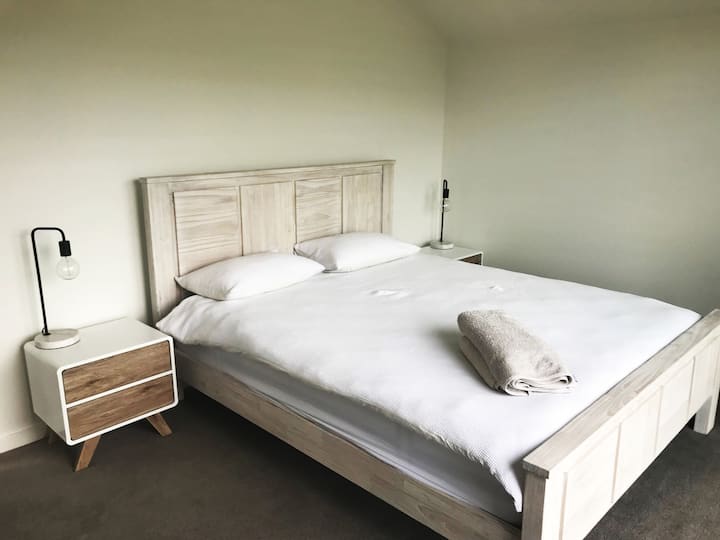 Hlavná spálňa na poschodí 